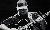 LukeCombs_165x100.jpg